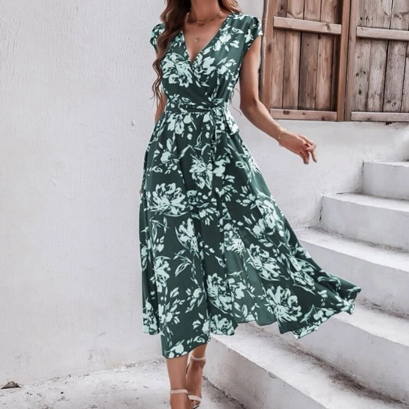 Boho green  floral print wrap dress - Picture 3 of 12